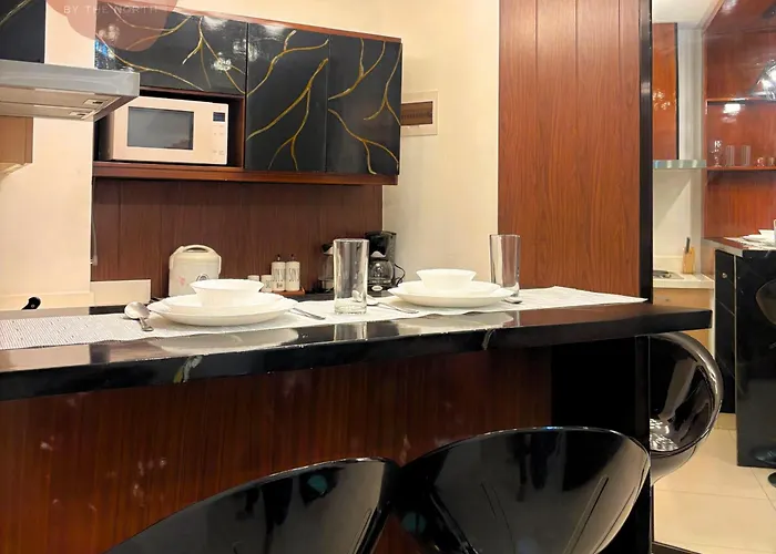 Penthouse Unit With 3 Beds In Quezon *